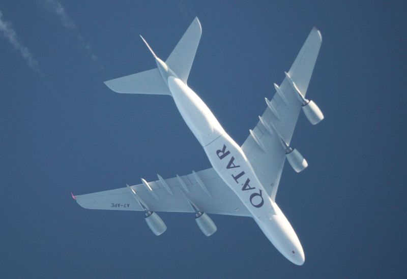 Quatar Airbus A380 - Flugzeug in Reiseflughöhe im 25cm-Spiegelteleskop