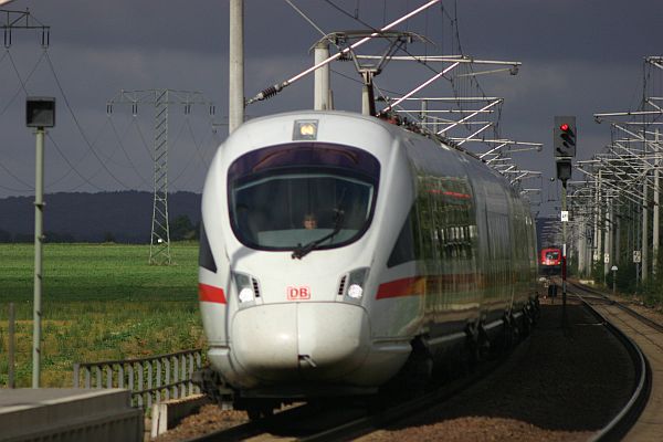 Dieser Intercity Express (ICE) kommt aus Leipzig