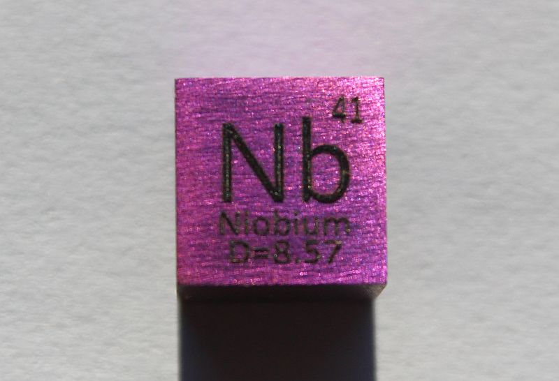 Niob-Dichtewrfel violett Niobium Density Cube purple 1cm3 ca. 99,95%