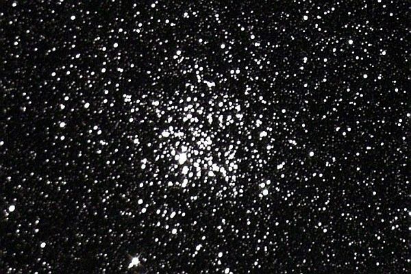 Der Wildentehaufen M11 ist ein offener Sternhaufen und kein Kugelsternhaufen.