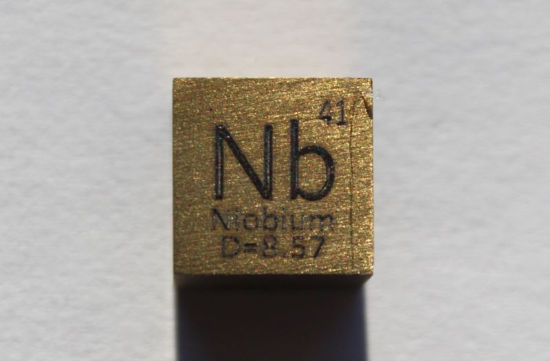 Niob-Dichtewrfel braun Niobium Density Cube brown 1cm3 ca. 99,95%