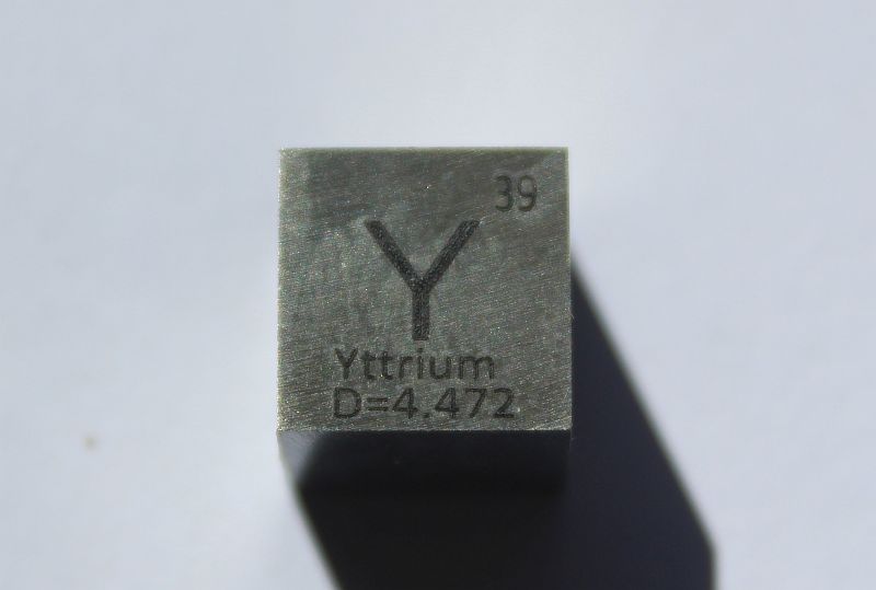 Yttrium-Dichtewrfel Yttrium Density Cube 1cm3 ca. 99,9%