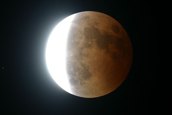 Die totale Mondfinsternis am 27.7.2018 wird die lngste des 21. Jahrhunderts sein.